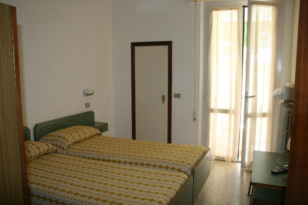 Albergo Da Siro Misano Adriatico Zimmer foto