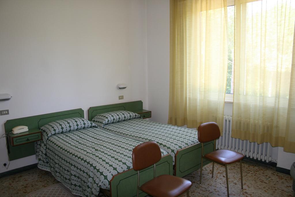 Albergo Da Siro Misano Adriatico Zimmer foto